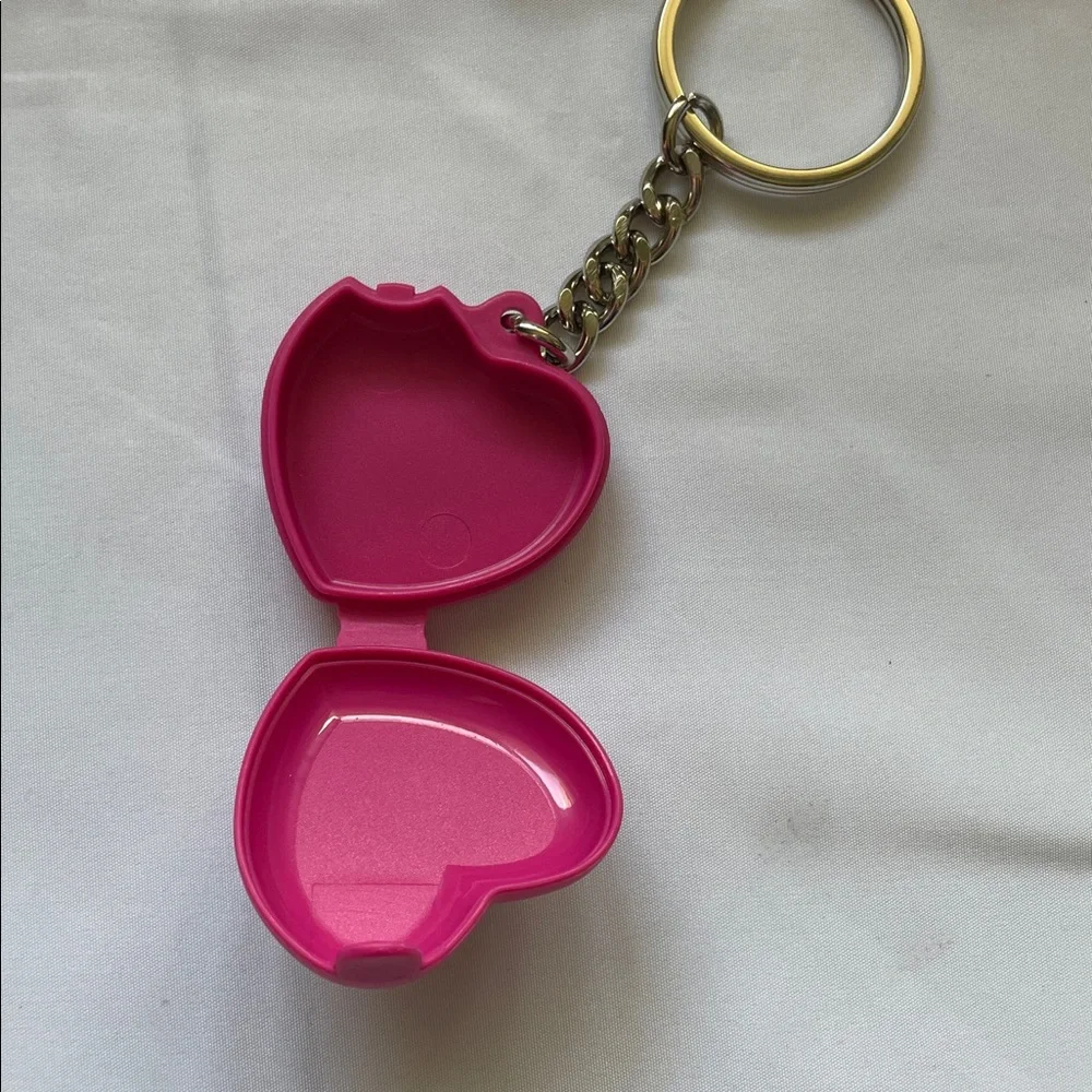 New Tupperware Pink Heart Container Holder Keychain - Picture 3 of 4